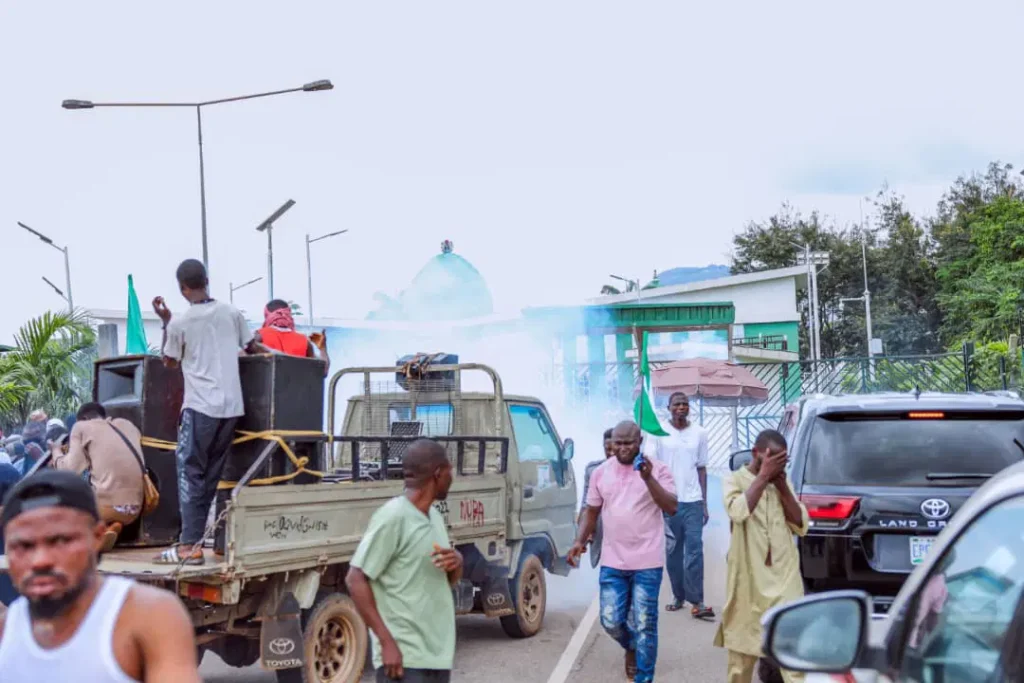 Security Uses Tear Gas on Senator Natasha’s Supporters at NASS Gate
